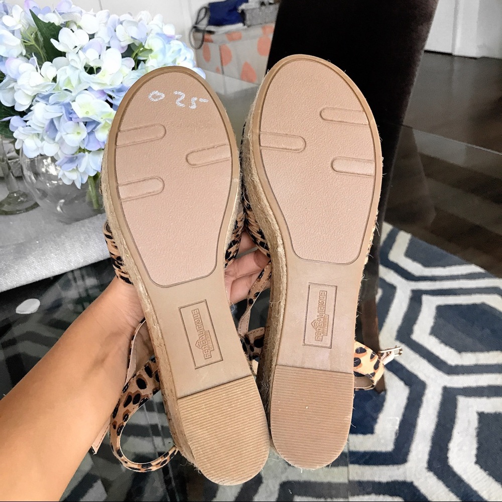 🆕 FERGALICIOUS LEOPARD PRINT WEDGED SANDALS! - Picture 11 of 11